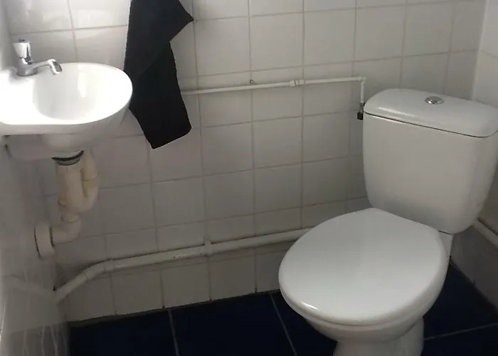 Vredig Toeven 아파트 *